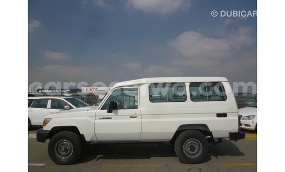 Buy Import Toyota Land Cruiser White Car in Import - Dubai in East Mahé Buy Import Toyota Land Cruiser White Car in Import - Dubai in East Mahé