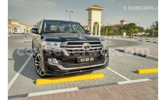 Acheter Import Voiture Toyota Land Cruiser Noir à Import - Dubai, East Mahé Acheter Import Voiture Toyota Land Cruiser Noir à Import - Dubai, East Mahé