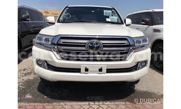 Buy Import Toyota Land Cruiser White Car in Import - Dubai in East Mahé Buy Import Toyota Land Cruiser White Car in Import - Dubai in East Mahé