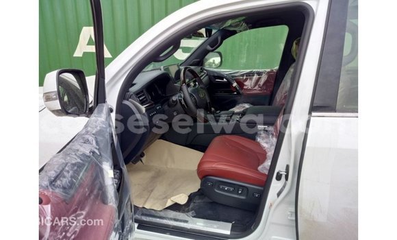 Acheter Import Voiture Lexus LX Blanc à Import - Dubai, East Mahé Acheter Import Voiture Lexus LX Blanc à Import - Dubai, East Mahé