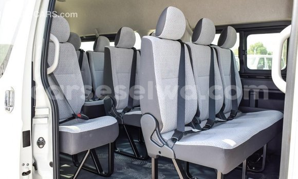 Buy Import Toyota Hiace White Car in Import - Dubai in East Mahé Buy Import Toyota Hiace White Car in Import - Dubai in East Mahé
