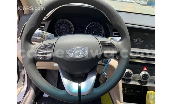 Buy Import Hyundai Elantra White Car in Import - Dubai in East Mahé Buy Import Hyundai Elantra White Car in Import - Dubai in East Mahé