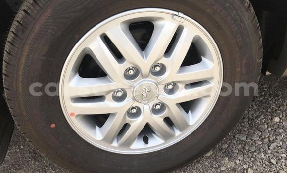 Acheter Import Voiture Hyundai Accent Blanc à Import - Dubai, East Mahé Acheter Import Voiture Hyundai Accent Blanc à Import - Dubai, East Mahé