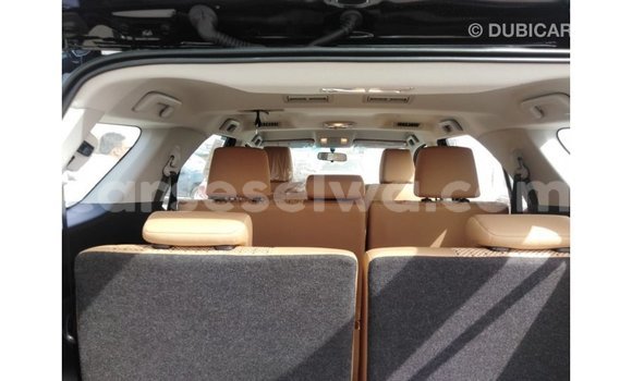 Acheter Import Voiture Toyota Fortuner Noir à Import - Dubai, East Mahé Acheter Import Voiture Toyota Fortuner Noir à Import - Dubai, East Mahé