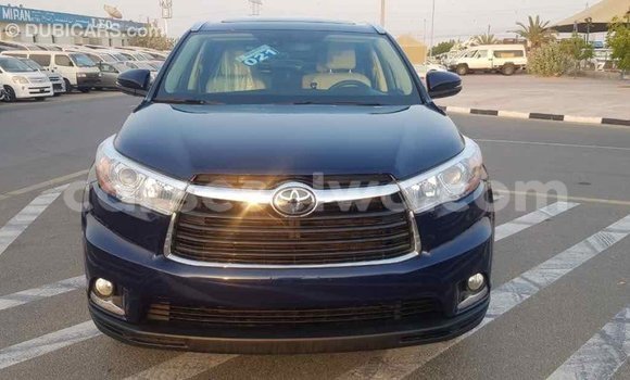 Acheter Import Voiture Toyota Highlander Bleu à Import - Dubai, East Mahé Acheter Import Voiture Toyota Highlander Bleu à Import - Dubai, East Mahé