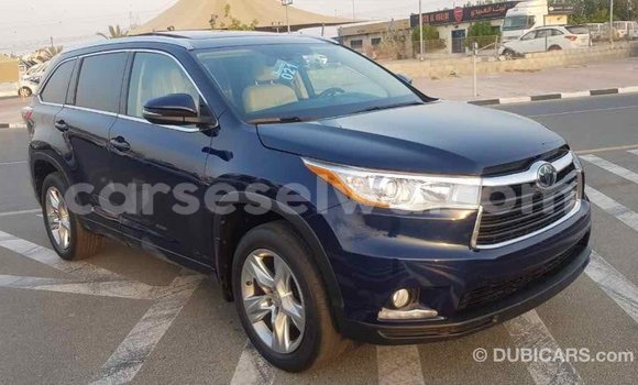 Acheter Import Voiture Toyota Highlander Bleu à Import - Dubai, East Mahé Acheter Import Voiture Toyota Highlander Bleu à Import - Dubai, East Mahé