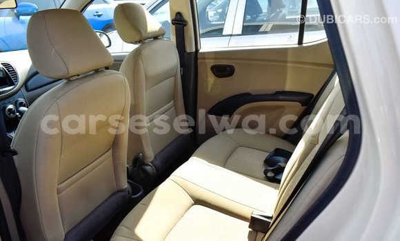 Acheter Import Voiture Hyundai i10 Beige à Import - Dubai, East Mahé Acheter Import Voiture Hyundai i10 Beige à Import - Dubai, East Mahé