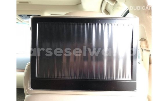 Buy Import Toyota Land Cruiser White Car in Import - Dubai in East Mahé Buy Import Toyota Land Cruiser White Car in Import - Dubai in East Mahé