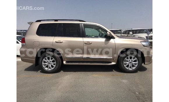 Buy Import Toyota Land Cruiser Other Car in Import - Dubai in East Mahé Buy Import Toyota Land Cruiser Other Car in Import - Dubai in East Mahé