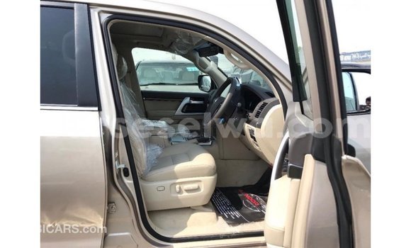 Buy Import Toyota Land Cruiser Other Car in Import - Dubai in East Mahé Buy Import Toyota Land Cruiser Other Car in Import - Dubai in East Mahé