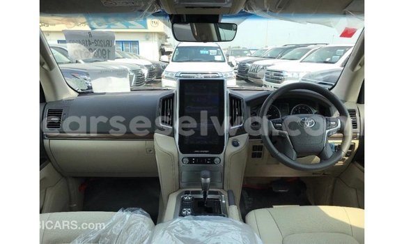 Buy Import Toyota Land Cruiser Other Car in Import - Dubai in East Mahé Buy Import Toyota Land Cruiser Other Car in Import - Dubai in East Mahé