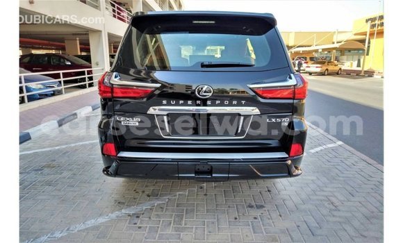 Acheter Import Voiture Lexus LX Noir à Import - Dubai, East Mahé Acheter Import Voiture Lexus LX Noir à Import - Dubai, East Mahé