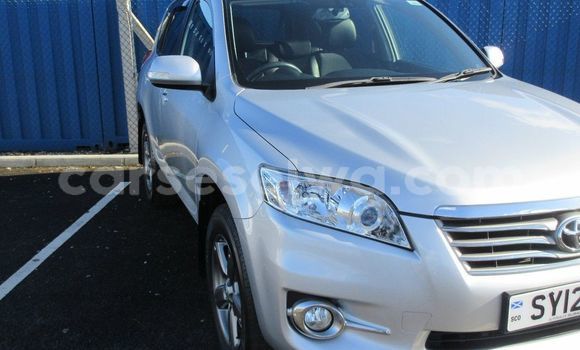 Acheter Occasion Voiture Toyota RAV4 Bleu à bel Air, Grand Victoria Acheter Occasion Voiture Toyota RAV4 Bleu à bel Air, Grand Victoria