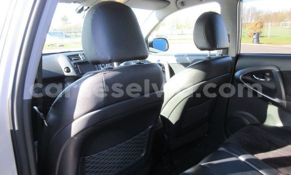 Acheter Occasion Voiture Toyota RAV4 Bleu à bel Air, Grand Victoria Acheter Occasion Voiture Toyota RAV4 Bleu à bel Air, Grand Victoria