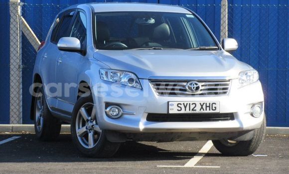 Acheter Occasion Voiture Toyota RAV4 Bleu à bel Air, Grand Victoria Acheter Occasion Voiture Toyota RAV4 Bleu à bel Air, Grand Victoria