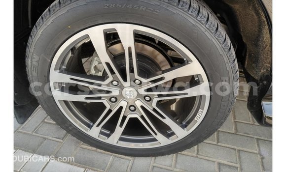 Acheter Import Voiture Toyota Land Cruiser Noir à Import - Dubai, East Mahé Acheter Import Voiture Toyota Land Cruiser Noir à Import - Dubai, East Mahé