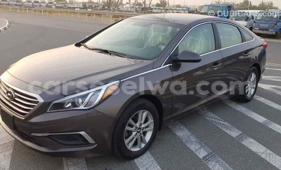 Acheter Import Voiture Hyundai Sonata Marron à Import - Dubai, East Mahé Acheter Import Voiture Hyundai Sonata Marron à Import - Dubai, East Mahé