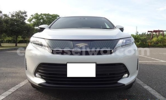 Acheter Occasion Voiture Toyota Harrier Blanc à Anse Boileau, West Mahé Acheter Occasion Voiture Toyota Harrier Blanc à Anse Boileau, West Mahé