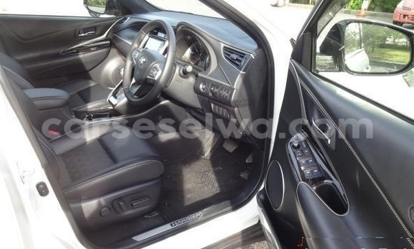 Acheter Occasion Voiture Toyota Harrier Blanc à Anse Boileau, West Mahé Acheter Occasion Voiture Toyota Harrier Blanc à Anse Boileau, West Mahé