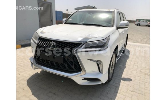 Acheter Import Voiture Lexus LX Blanc à Import - Dubai, East Mahé Acheter Import Voiture Lexus LX Blanc à Import - Dubai, East Mahé