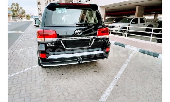 Acheter Import Voiture Toyota Land Cruiser Noir à Import - Dubai, East Mahé Acheter Import Voiture Toyota Land Cruiser Noir à Import - Dubai, East Mahé