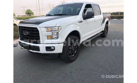 Acheter Import Voiture Ford Club Wagon Blanc à Import - Dubai, East Mahé Acheter Import Voiture Ford Club Wagon Blanc à Import - Dubai, East Mahé