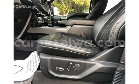 Acheter Import Voiture Ford Club Wagon Blanc à Import - Dubai, East Mahé Acheter Import Voiture Ford Club Wagon Blanc à Import - Dubai, East Mahé