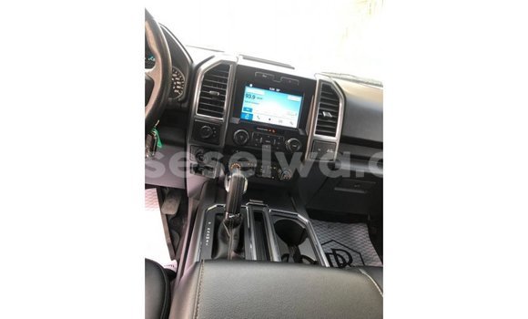 Acheter Import Voiture Ford Club Wagon Blanc à Import - Dubai, East Mahé Acheter Import Voiture Ford Club Wagon Blanc à Import - Dubai, East Mahé