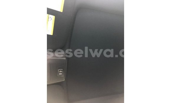 Acheter Import Voiture Ford Club Wagon Blanc à Import - Dubai, East Mahé Acheter Import Voiture Ford Club Wagon Blanc à Import - Dubai, East Mahé