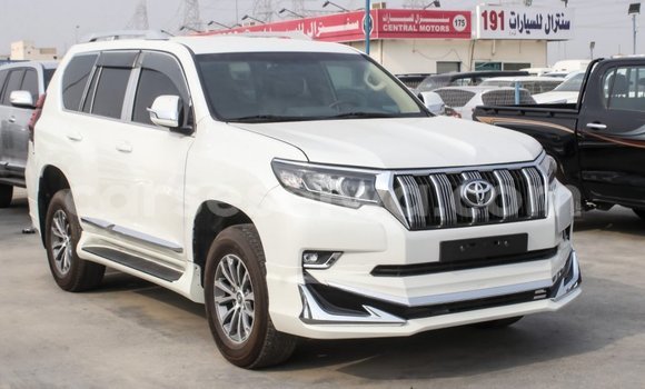 Acheter Import Voiture Toyota Prado Blanc à Import - Dubai, East Mahé Acheter Import Voiture Toyota Prado Blanc à Import - Dubai, East Mahé