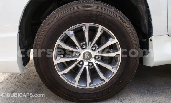 Acheter Import Voiture Toyota Prado Blanc à Import - Dubai, East Mahé Acheter Import Voiture Toyota Prado Blanc à Import - Dubai, East Mahé