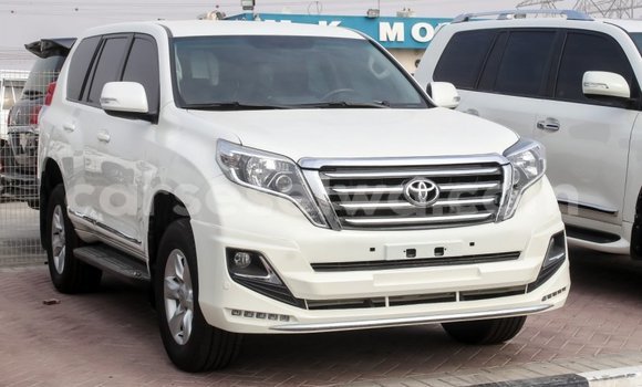 Acheter Import Voiture Toyota Prado Blanc à Import - Dubai, East Mahé Acheter Import Voiture Toyota Prado Blanc à Import - Dubai, East Mahé