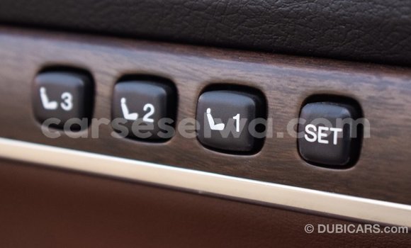 Acheter Import Voiture Toyota Land Cruiser Blanc à Import - Dubai, East Mahé Acheter Import Voiture Toyota Land Cruiser Blanc à Import - Dubai, East Mahé