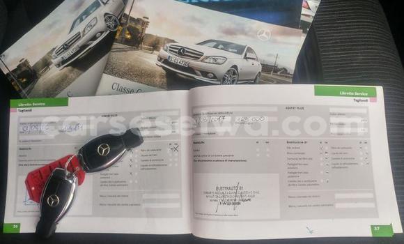 Acheter Occasion Voiture Mercedes‒Benz C–Class Gris à bel Air, Grand Victoria Acheter Occasion Voiture Mercedes‒Benz C–Class Gris à bel Air, Grand Victoria