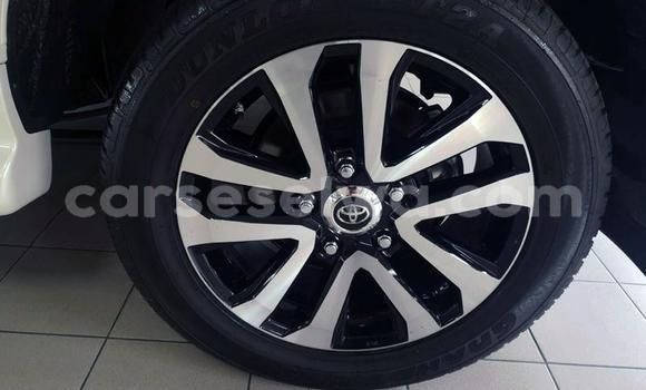 Acheter Occasion Voiture Toyota Land Cruiser Blanc à bel Air, Grand Victoria Acheter Occasion Voiture Toyota Land Cruiser Blanc à bel Air, Grand Victoria