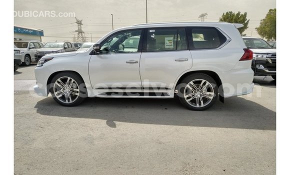 Acheter Import Voiture Lexus LX Blanc à Import - Dubai, East Mahé Acheter Import Voiture Lexus LX Blanc à Import - Dubai, East Mahé