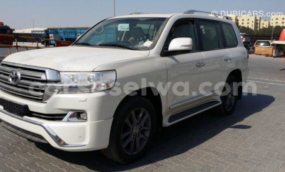 Buy Import Toyota Land Cruiser White Car in Import - Dubai in East Mahé Buy Import Toyota Land Cruiser White Car in Import - Dubai in East Mahé