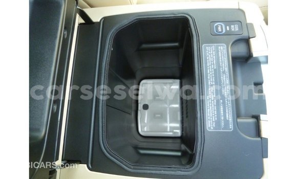 Acheter Import Voiture Toyota Land Cruiser Noir à Import - Dubai, East Mahé Acheter Import Voiture Toyota Land Cruiser Noir à Import - Dubai, East Mahé