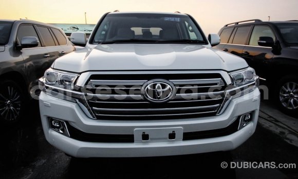 Buy Import Toyota Land Cruiser White Car in Import - Dubai in East Mahé Buy Import Toyota Land Cruiser White Car in Import - Dubai in East Mahé