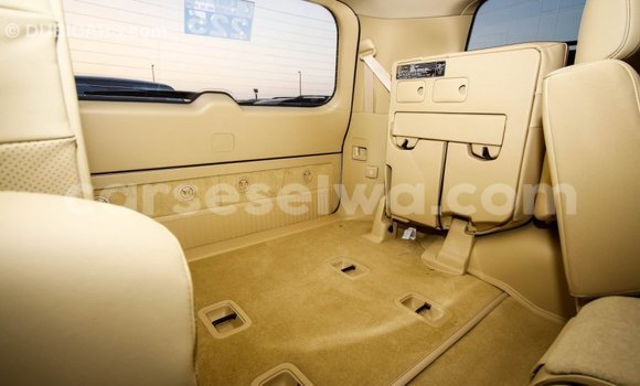 Buy Import Toyota Land Cruiser White Car in Import - Dubai in East Mahé Buy Import Toyota Land Cruiser White Car in Import - Dubai in East Mahé