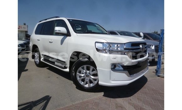 Buy Import Toyota Land Cruiser White Car in Import - Dubai in East Mahé Buy Import Toyota Land Cruiser White Car in Import - Dubai in East Mahé