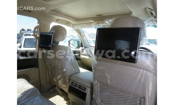 Buy Import Toyota Land Cruiser White Car in Import - Dubai in East Mahé Buy Import Toyota Land Cruiser White Car in Import - Dubai in East Mahé