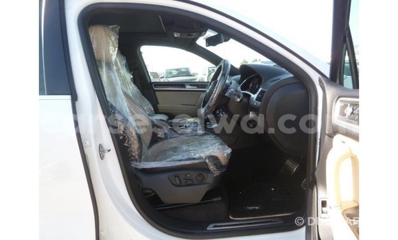 Buy Import Volkswagen Touareg White Car in Import - Dubai in East Mahé Buy Import Volkswagen Touareg White Car in Import - Dubai in East Mahé
