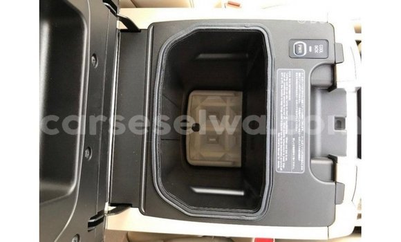 Acheter Import Voiture Toyota Land Cruiser Noir à Import - Dubai, East Mahé Acheter Import Voiture Toyota Land Cruiser Noir à Import - Dubai, East Mahé