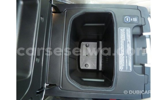 Acheter Import Voiture Toyota Land Cruiser Noir à Import - Dubai, East Mahé Acheter Import Voiture Toyota Land Cruiser Noir à Import - Dubai, East Mahé