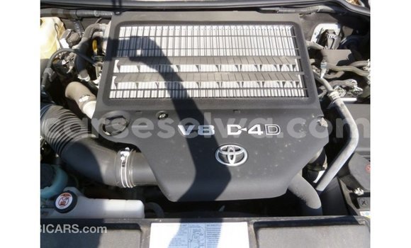 Buy Import Toyota Land Cruiser Other Car in Import - Dubai in East Mahé Buy Import Toyota Land Cruiser Other Car in Import - Dubai in East Mahé