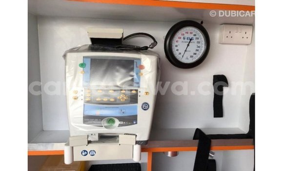 Buy Import Toyota Hiace White Car in Import - Dubai in East Mahé Buy Import Toyota Hiace White Car in Import - Dubai in East Mahé