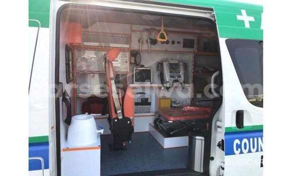 Buy Import Toyota Hiace White Car in Import - Dubai in East Mahé Buy Import Toyota Hiace White Car in Import - Dubai in East Mahé