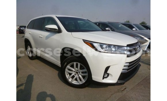 Buy Import Toyota Kluger White Car in Import - Dubai in East Mahé Buy Import Toyota Kluger White Car in Import - Dubai in East Mahé