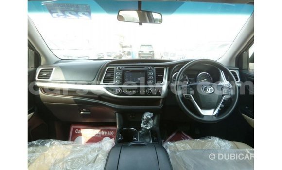 Buy Import Toyota Kluger White Car in Import - Dubai in East Mahé Buy Import Toyota Kluger White Car in Import - Dubai in East Mahé